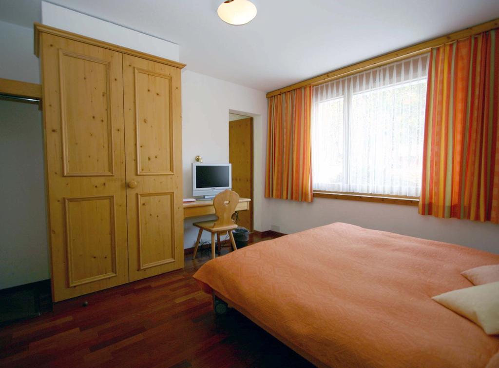 Hotel Poestli Maloja Camera foto