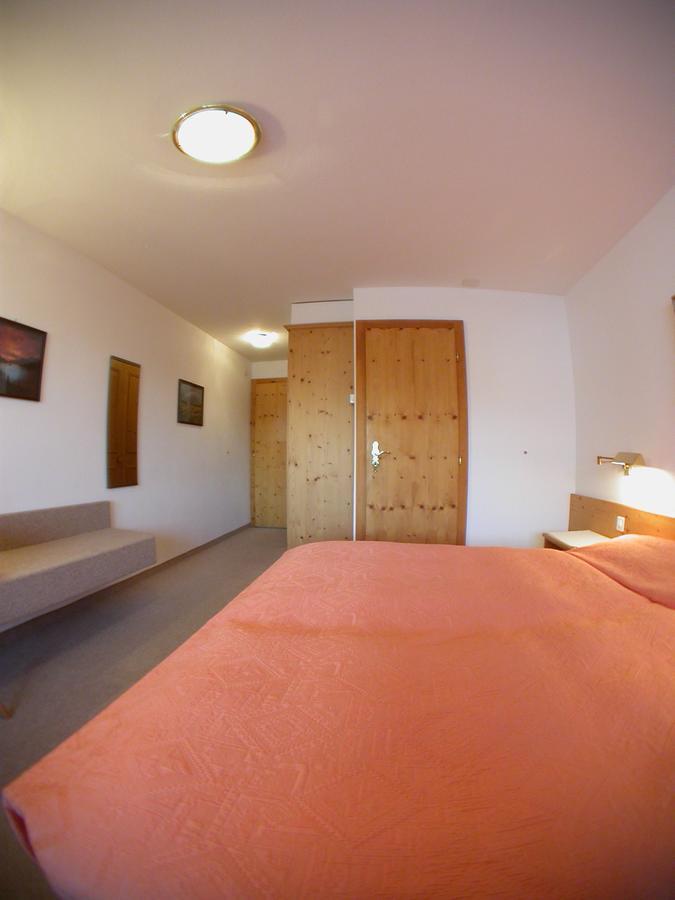 Hotel Poestli Maloja Esterno foto