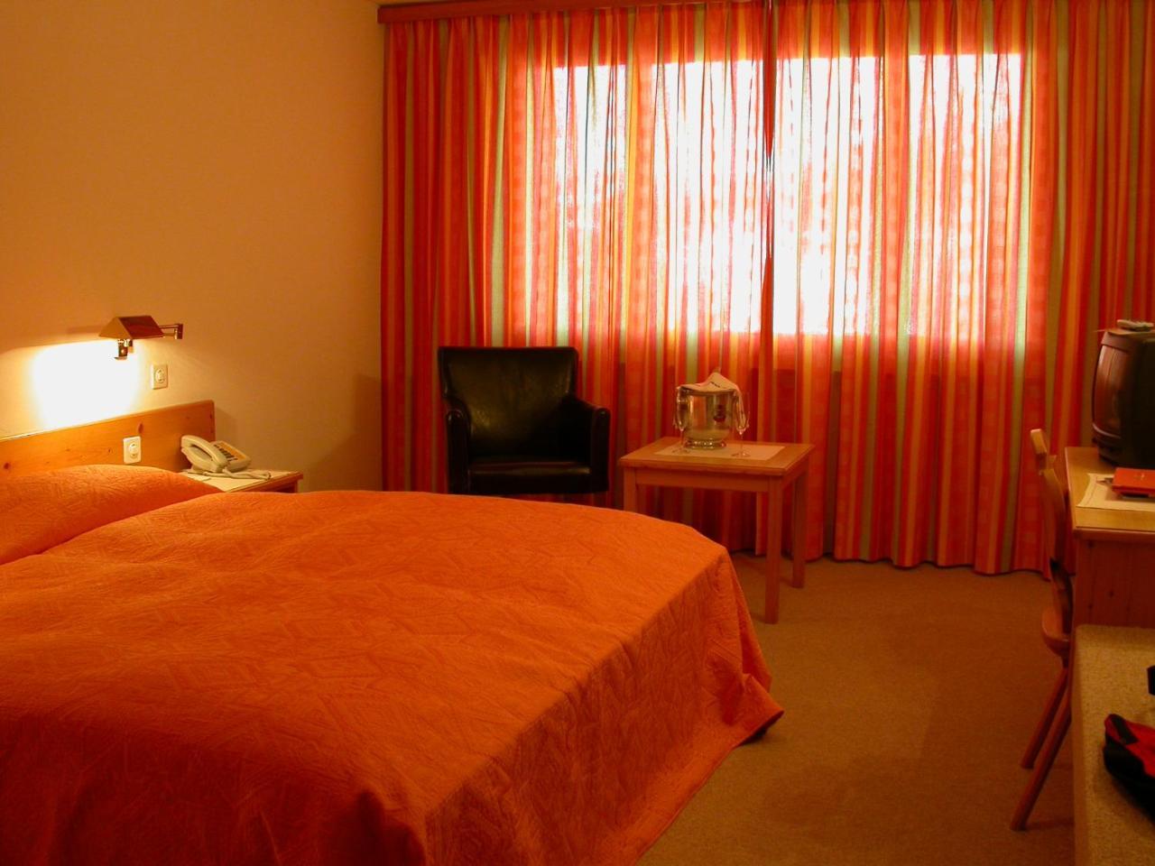 Hotel Poestli Maloja Esterno foto